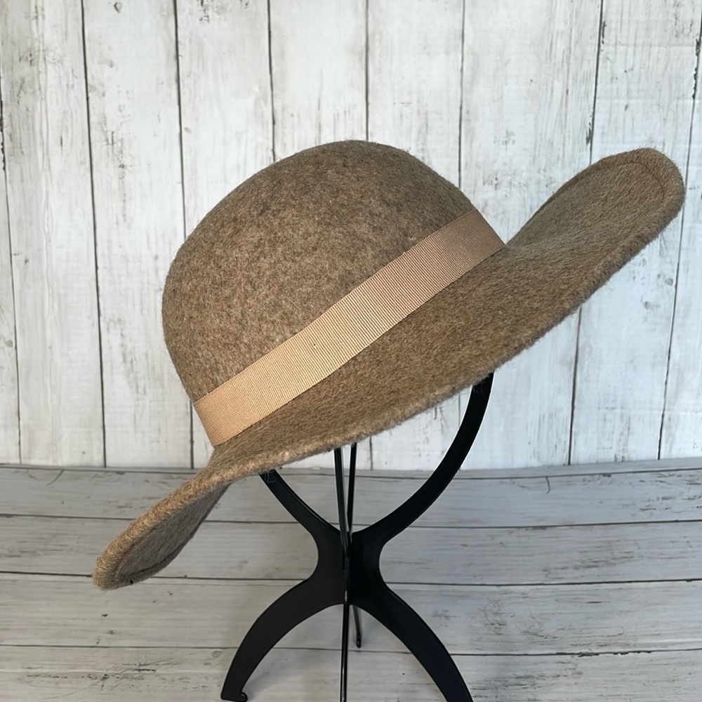 NWOT Maison Pholya Light Brown Heathered Wide Brim Hat